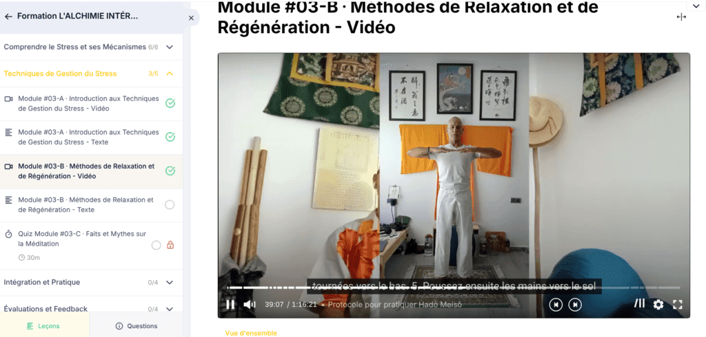  L'ALCHIMIE INTÉRIEURE ; Libérez la Puissance Cachée dans votre Anxiété - Formation courte de L'ACADÉMIE Potentiel Illimité - Franck Cohendet - potentielillimite.net - Mockup d’ordinateur/tablette avec un aperçu des modules.